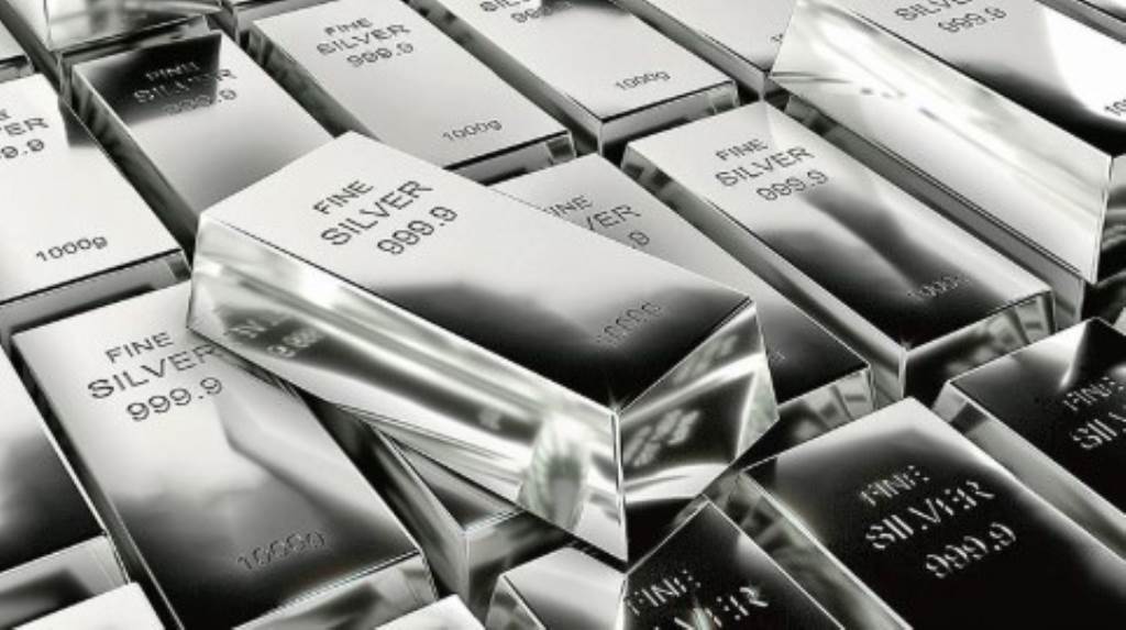 Silver falls by Rs 20000 to Rs 230 lakh